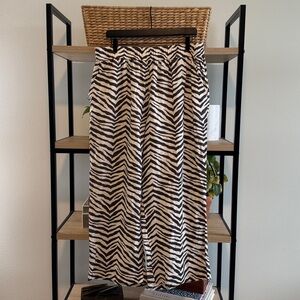 Tahari 100% Linen High-Rise Wide Leg Pull On Zebra Print Crop Pants, 1X